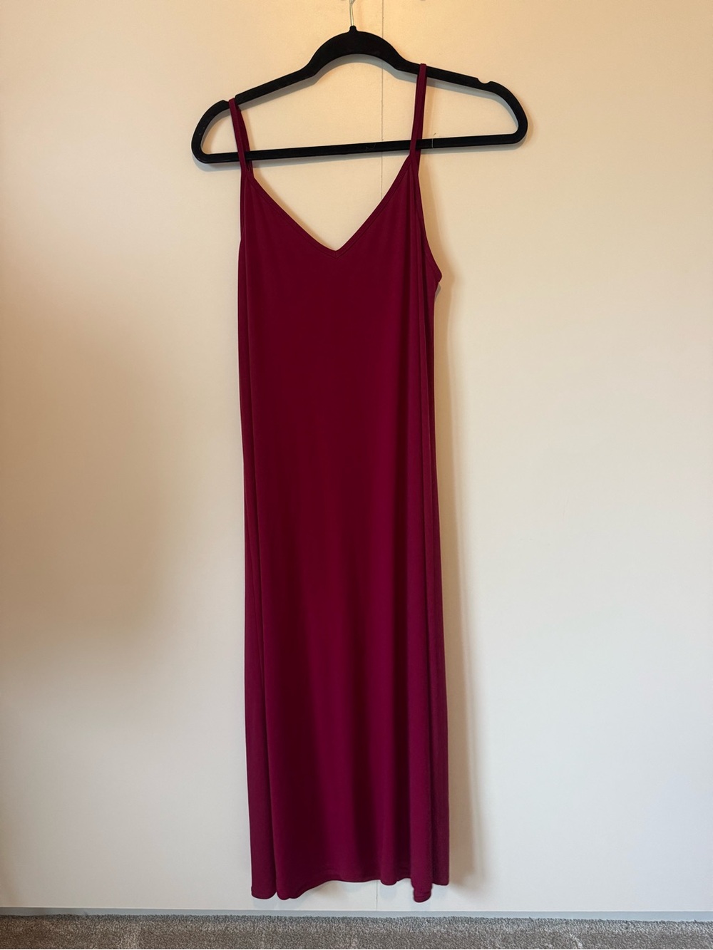 Women's Velvet by Graham & Spencer  Sleeveless V-Neck Slip Dress - Burgundy